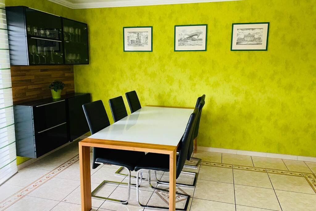 Grosses 4 Zimmer Apartment Naehe Messe 하노버 외부 사진